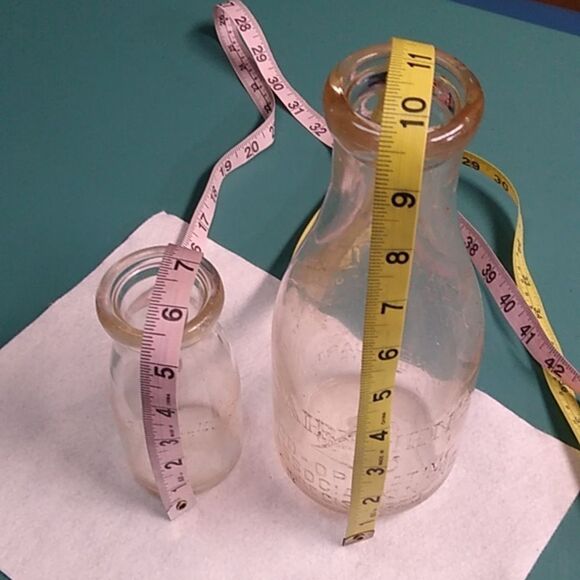Vintage Glass Milk Bottle Set - Picture 7 of 8